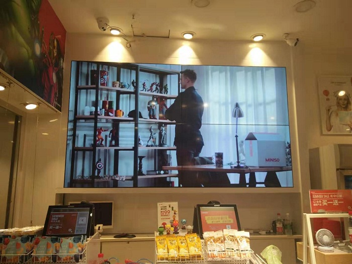 成都名创优品拼接屏项目